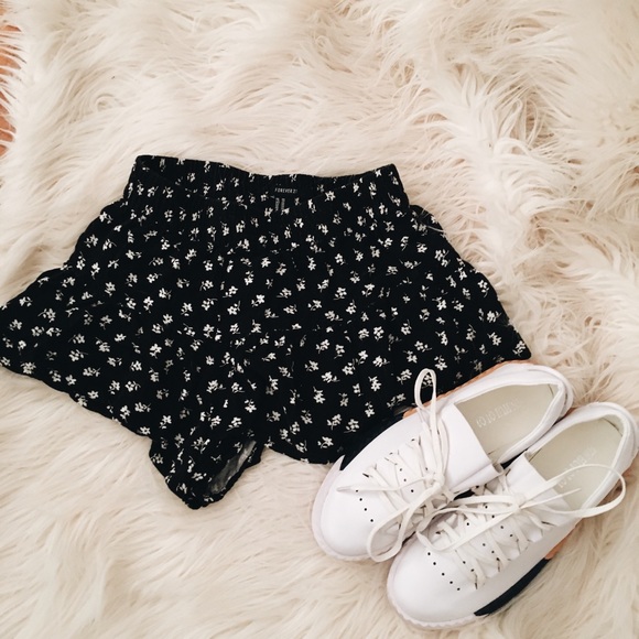 Forever 21 Pants - Flower Print Flowy Shorts